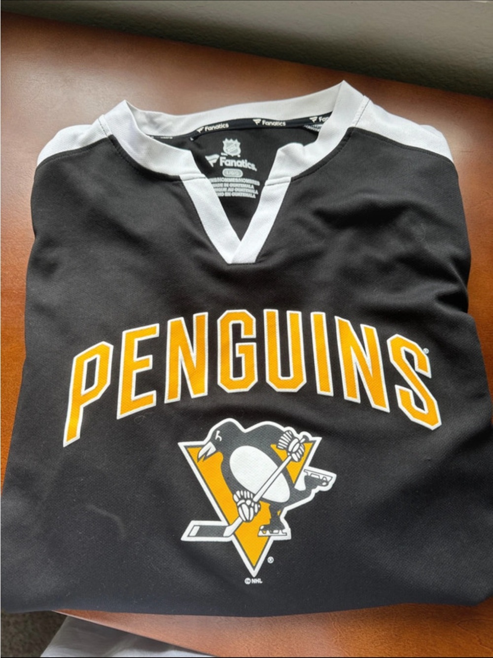 Fanatics Pittsburg Penguins Black and White NHL Fan Jersey Collar Detail